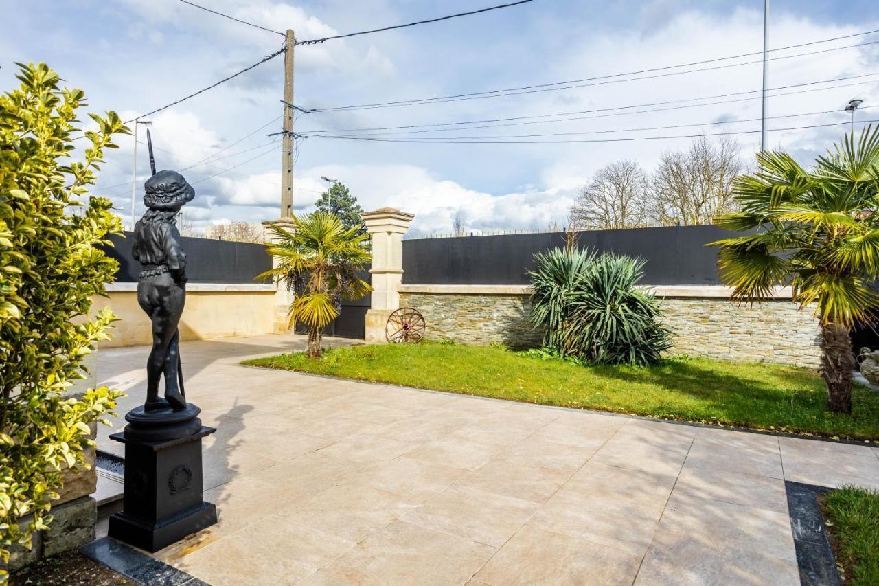 Charmant Studio A Neuilly sur Marne Bagian luar foto